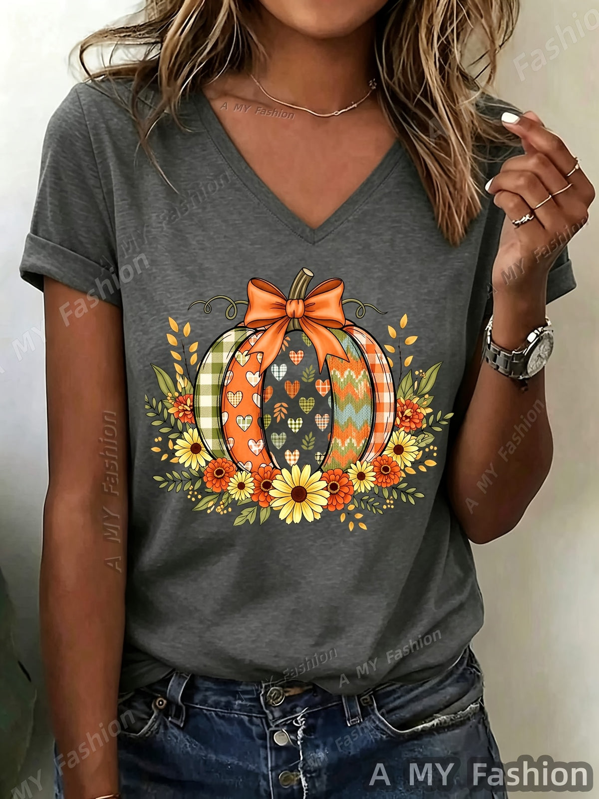 Women's V-Neck T-Shirt, Standard Size, Elegant Autumn Pumpkin Print, Suitable for Daily Life, Going Out, and Casual Wear, Best Choice for Friends and Family