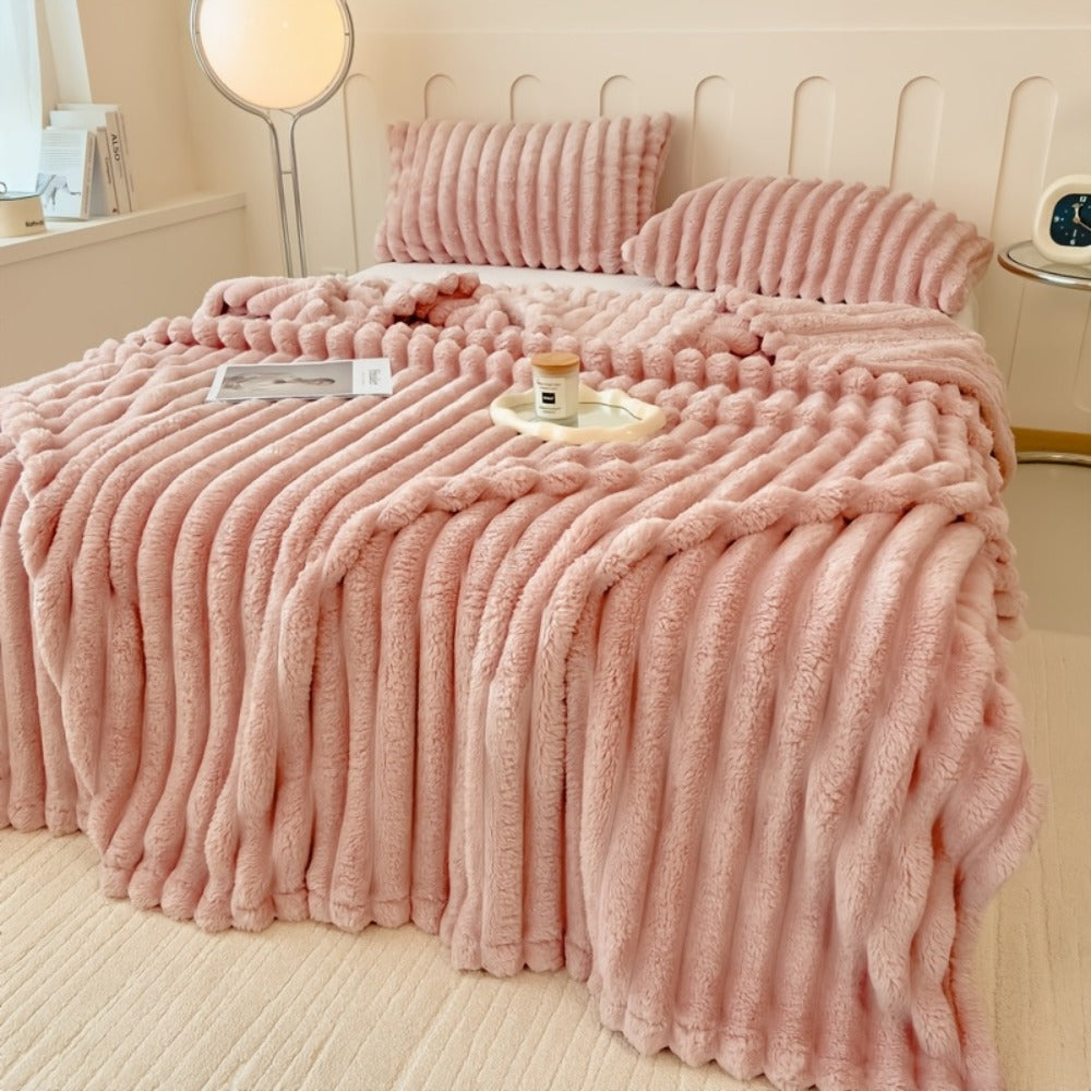 Plush Faux Fur Blanket – Imitation Rabbit Fur 300-350gsm Knit Throw for Sofa, Bed & Travel, All Season, 3 Colors, 2 Sizes - product image 7
