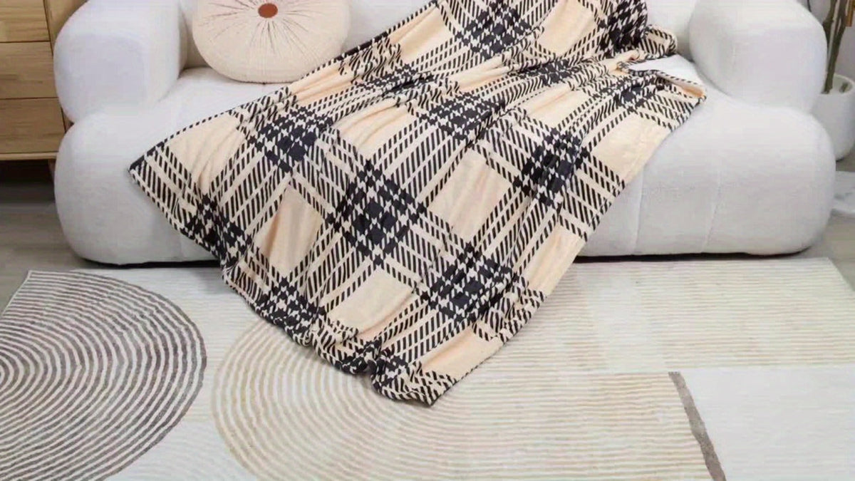 Heart Floral Print Flannel Blanket – 250-300gsm Soft All-Season Throw for Home, Office & Travel, 6 Sizes, Mother's Day Gift - product image 6