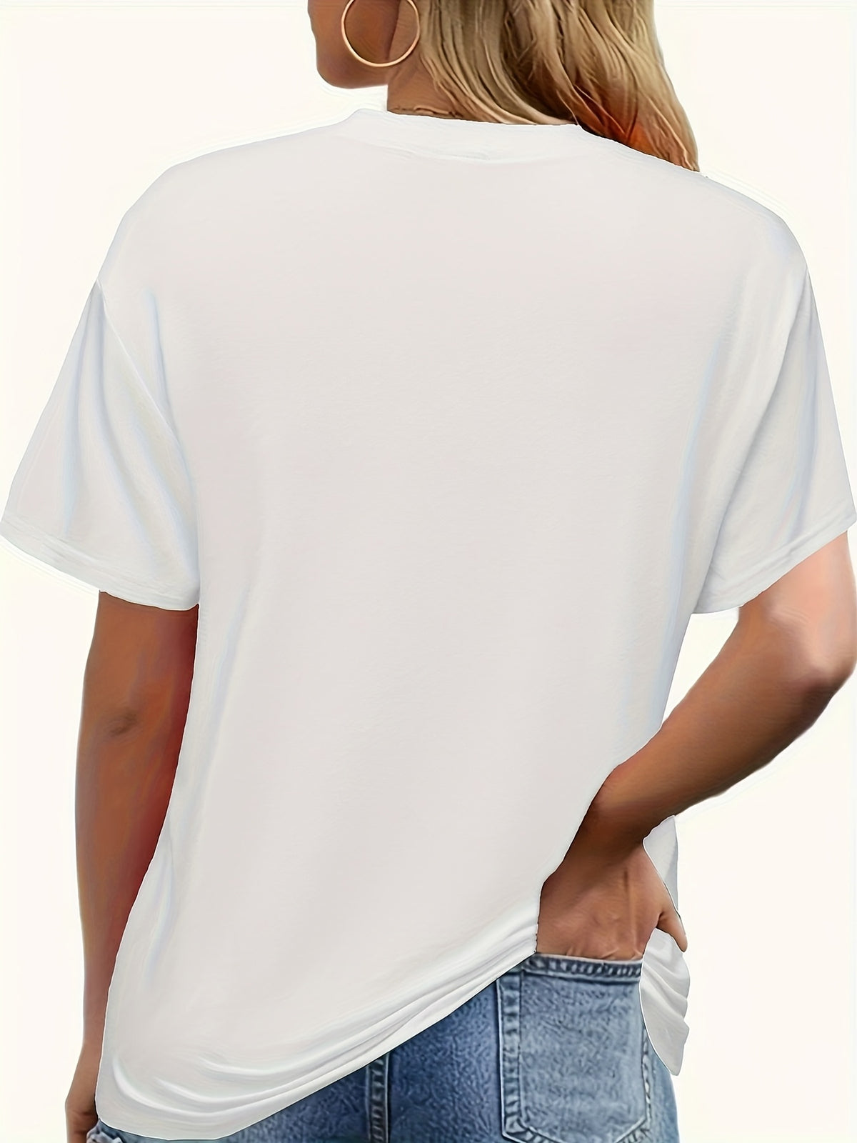 Women's V-Neck T-Shirt, Standard Size, Elegant Autumn Pumpkin Print, Suitable for Daily Life, Going Out, and Casual Wear, Best Choice for Friends and Family