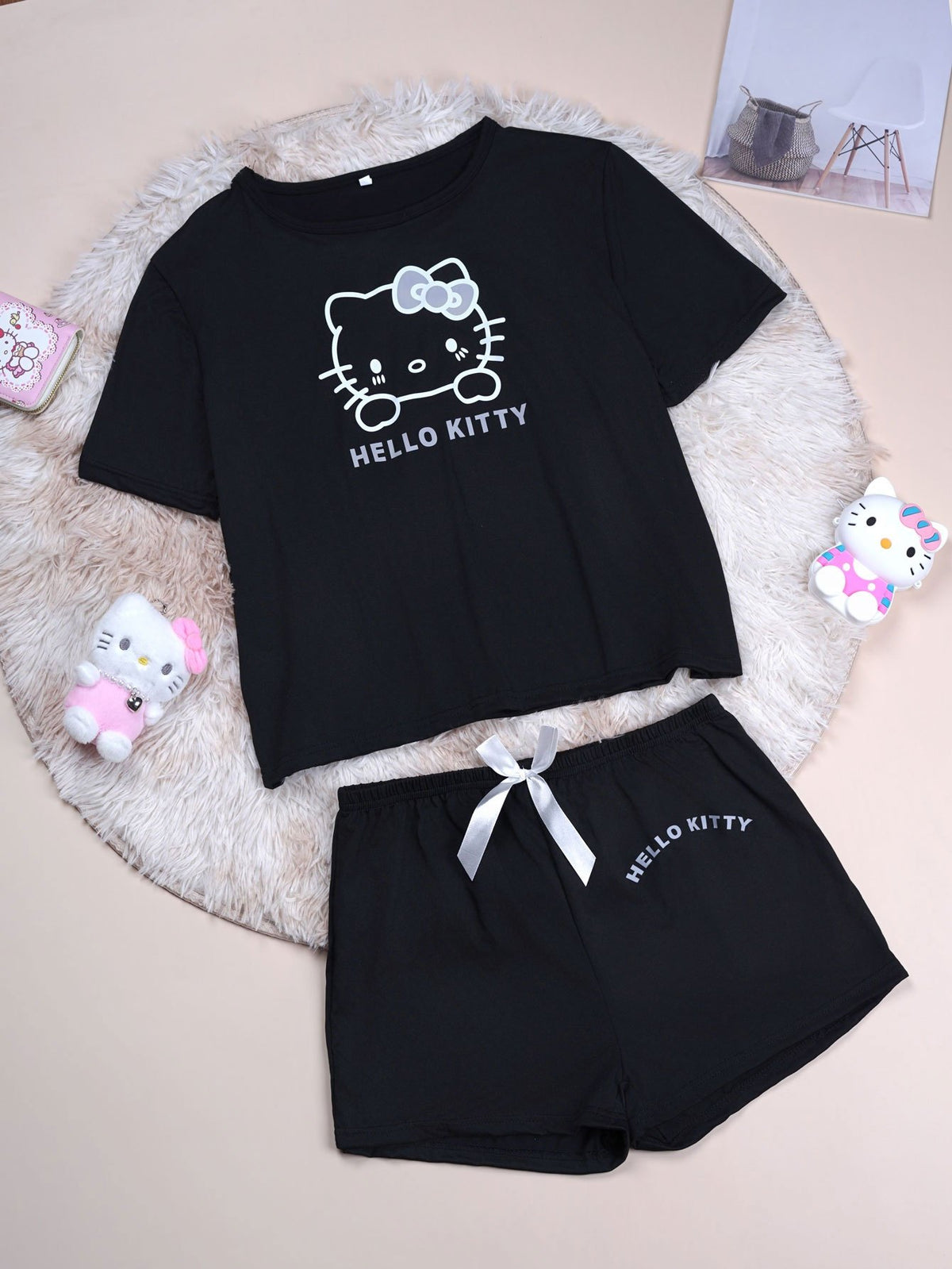3pcs Set Top+ Pants +Shorts Sanrio Hello Kitty Women's Pajamas Set, Cartoon Pattern Cute Women's Pajamas, Round Neck Long-sleeved Top with Bow, Fabric, Comfortable Pajamas Suitable for Spring