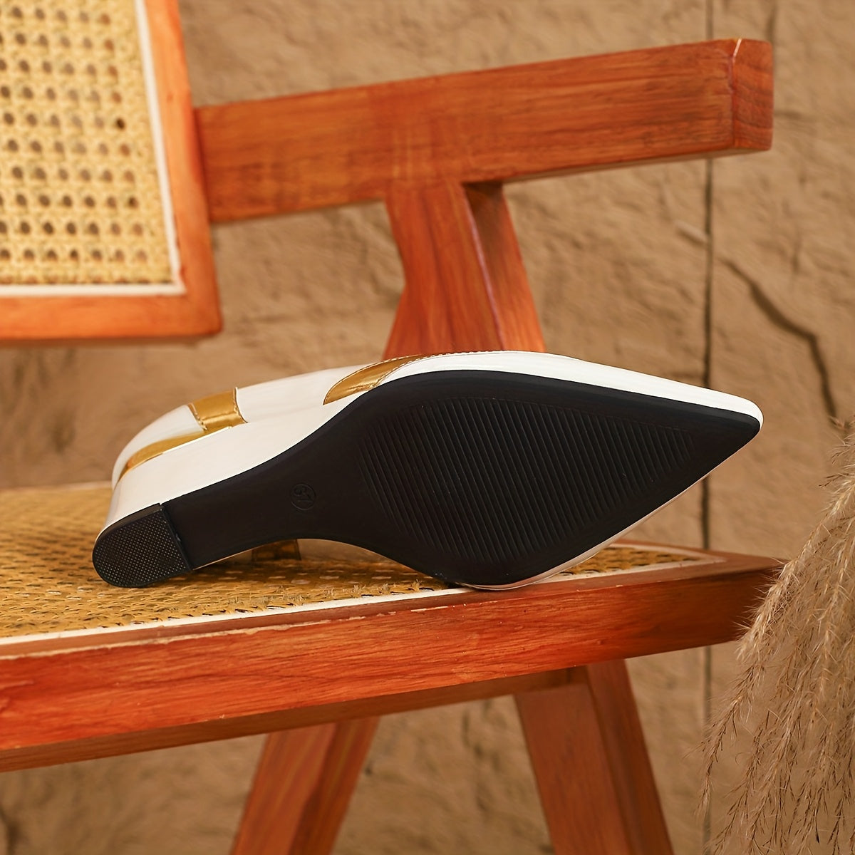 A Pair of Women's Single Shoes with Black and Golden Color, Pointed Toe, Thick-Soled Comfortable Wedge Heels, Fashionable Leisure Elegant High, Shopping Banquet Commuting Single Shoes