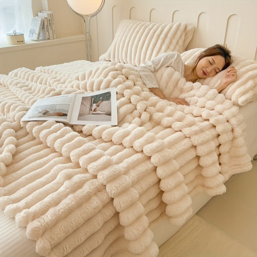 Plush Faux Fur Blanket – Imitation Rabbit Fur 300-350gsm Knit Throw for Sofa, Bed & Travel, All Season, 3 Colors, 2 Sizes - product image 13