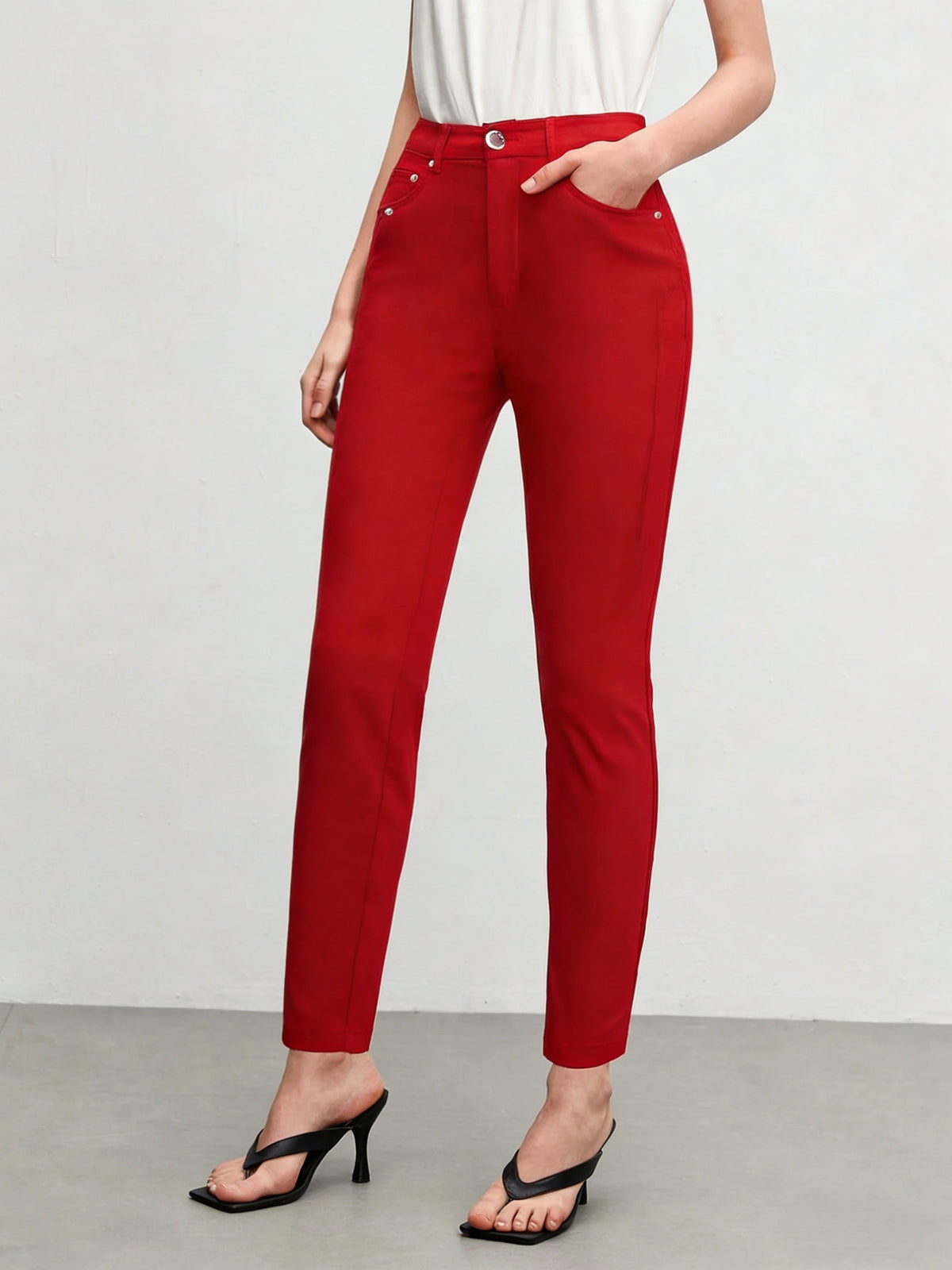 Women's Stylish Slim-Fit Jeans Made from Stretchy Material, Perfect for Casual Outings and Suitable for Any Season - product image 4