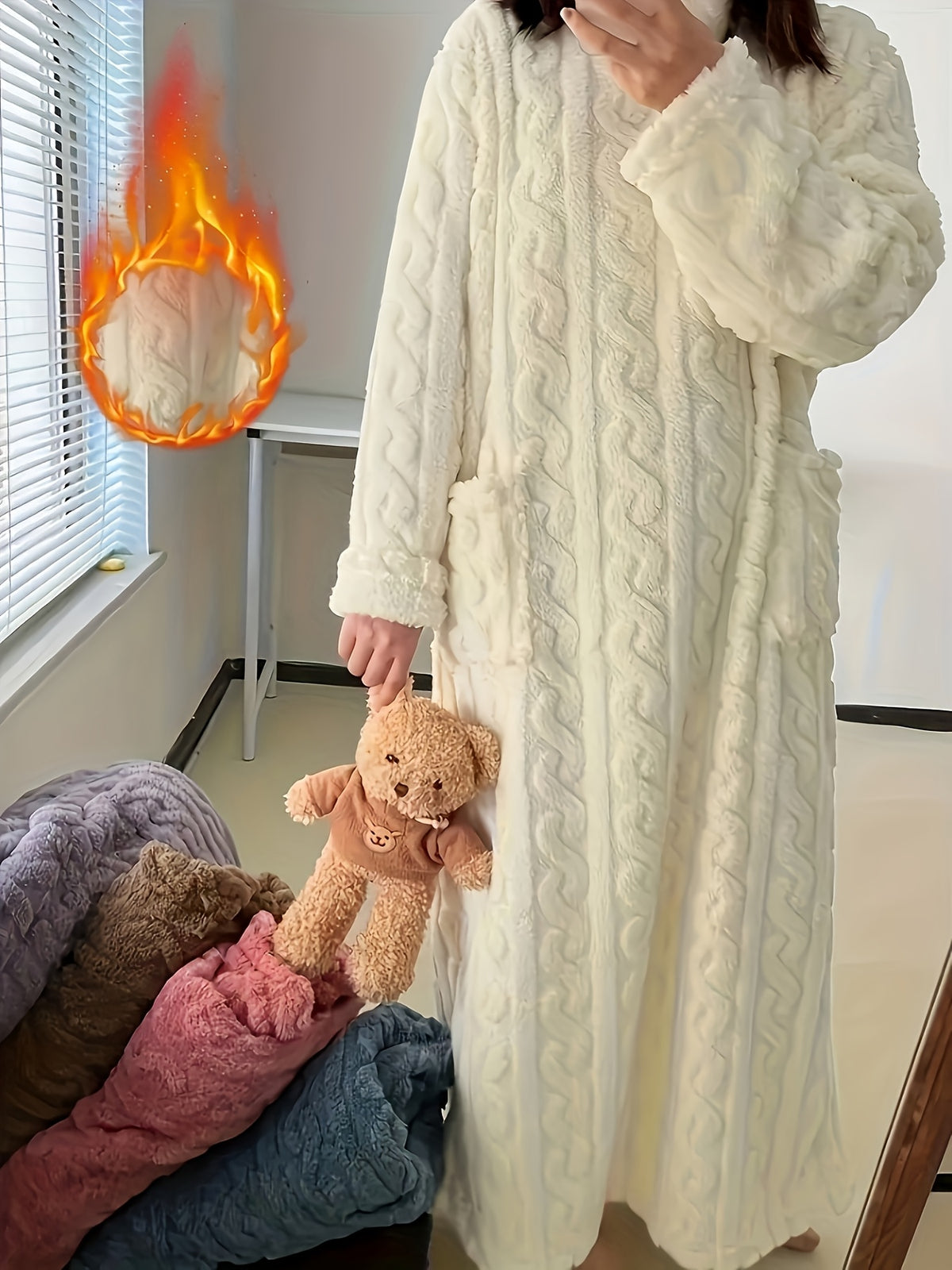 Ladies' Thickened Coral Bathrobe, Super Soft and High-quality Winter Pajamas with Pockets, Machine-washable Long-sleeved Round-neck Bathrobe, Comfortable and - product image 10