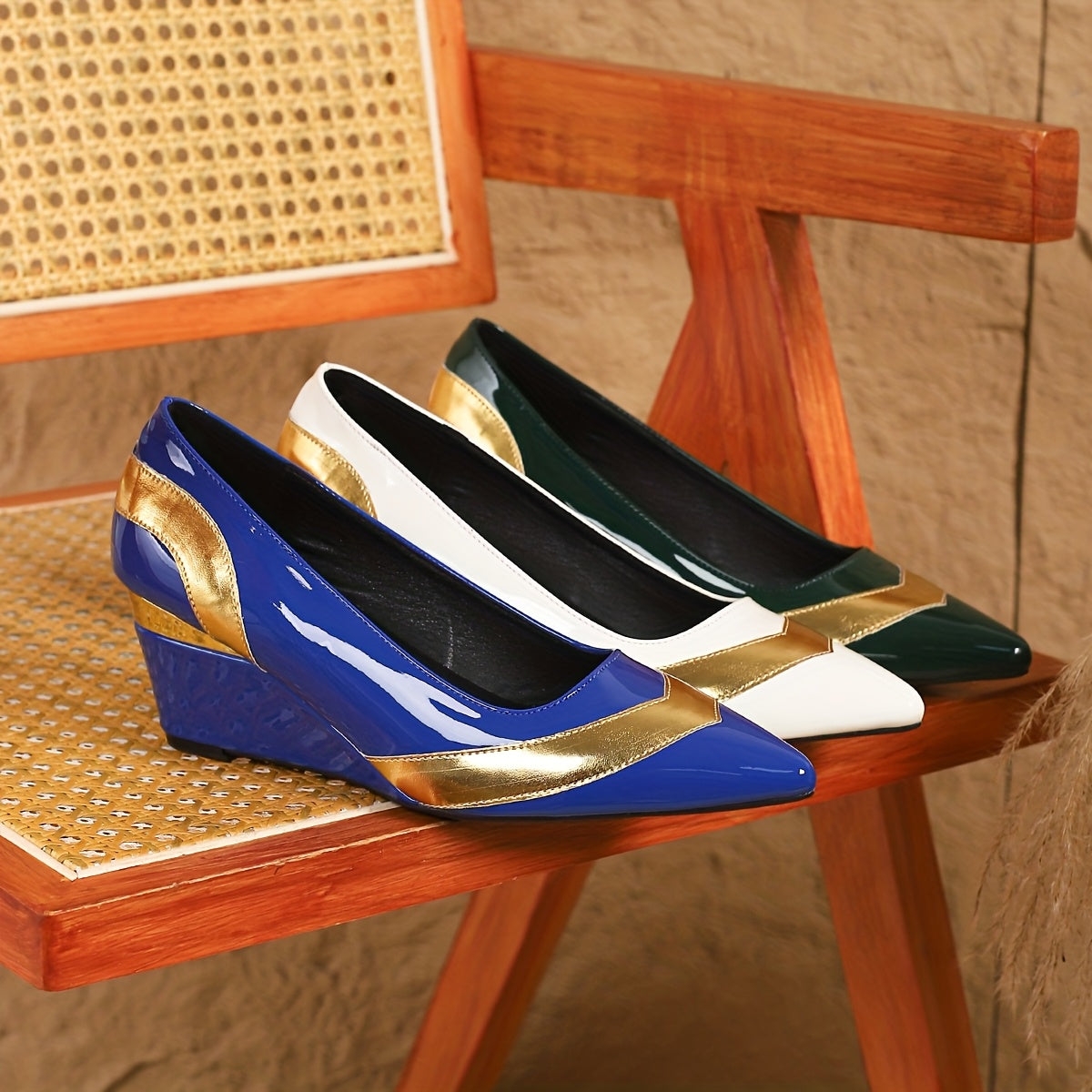 A Pair of Women's Single Shoes with Black and Golden Color, Pointed Toe, Thick-Soled Comfortable Wedge Heels, Fashionable Leisure Elegant High, Shopping Banquet Commuting Single Shoes