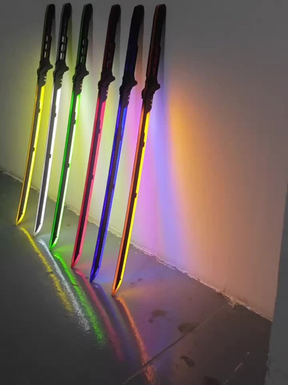 1:1 Scale Sci-Fi Glowing Sword for Cosplay Halloween Masquerade Party Display Collectible Blunt Safe Red Orange Green – LED Cyberpunk Katana Prop 80cm Acrylic - product image 14