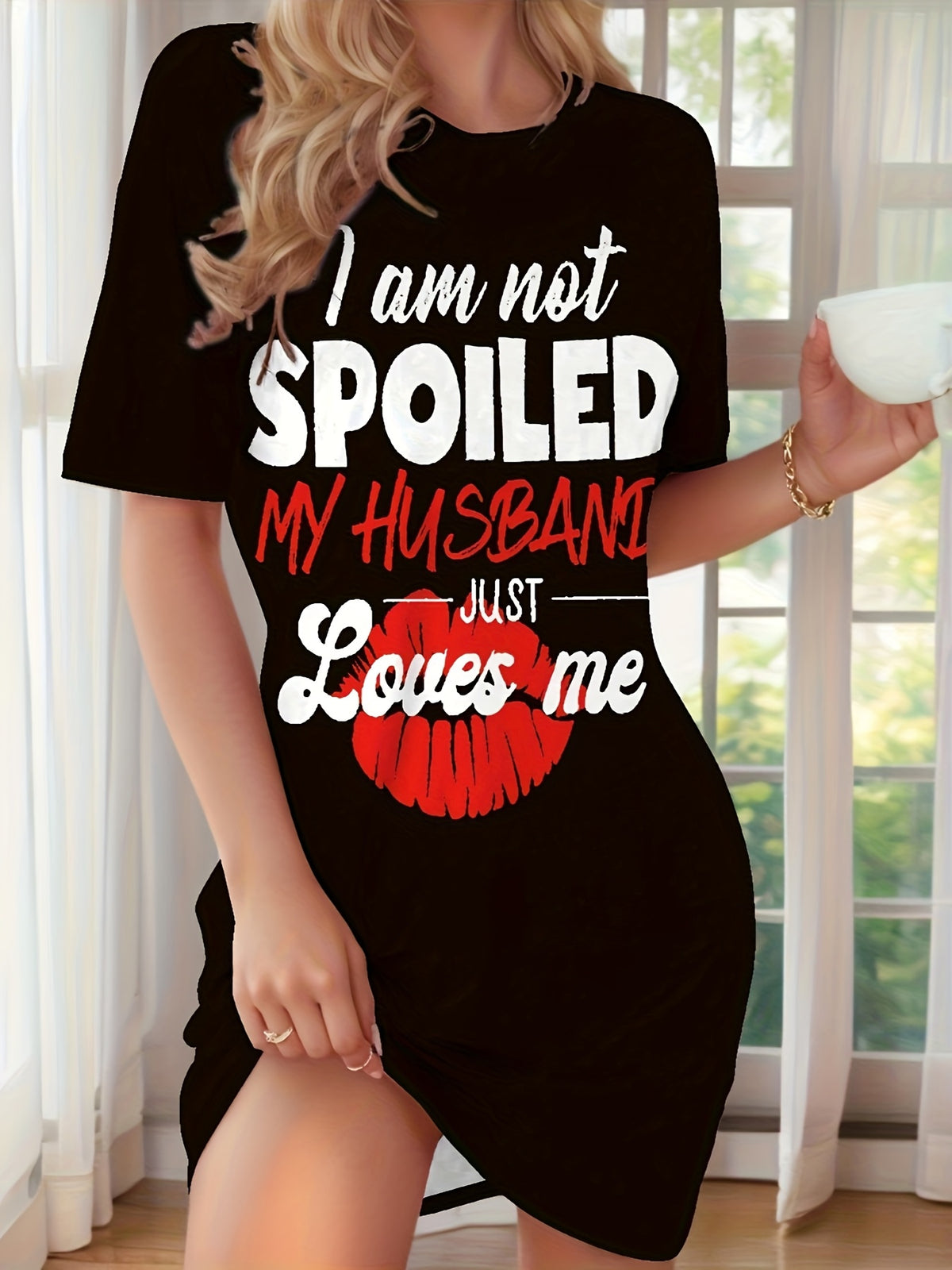 Casual Short-Sleeve Pajamas for Women Featuring The Print "I'M Not Spoiled, Just Loved by My Husband" Along with a Red Lips Pattern, They Are Machine Washable, Suitable for All Seasons