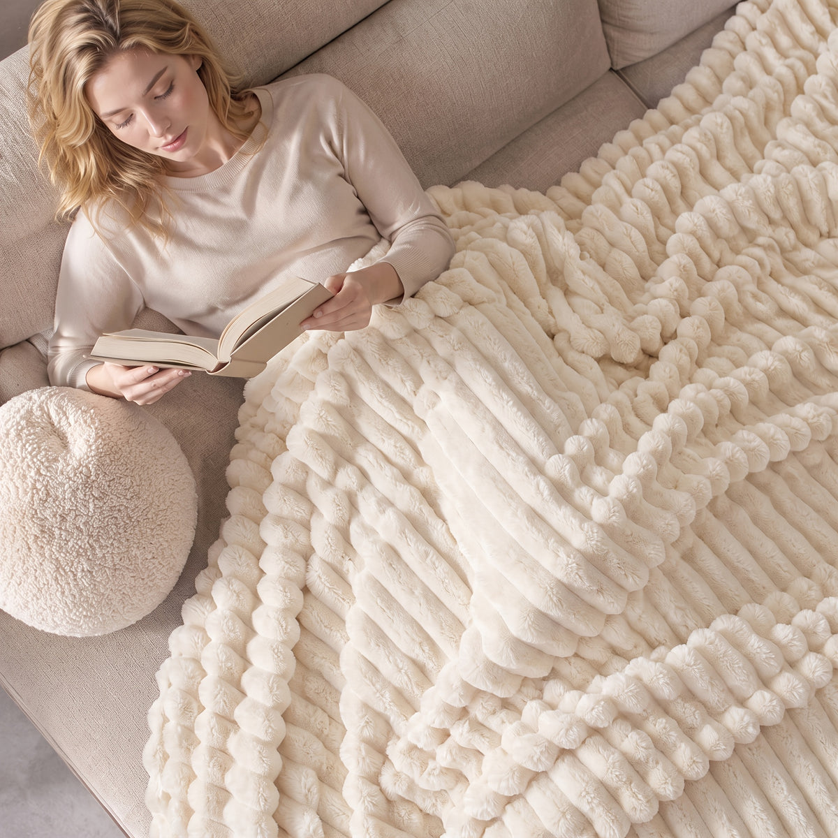1pc Ultra-soft Faux Rabbit Fur Blanket, Comfortable and Warm, Suitable For All Seasons, Available In Multiple Colours, Multipurpose Blanket, Suitable For Bed - product image 2