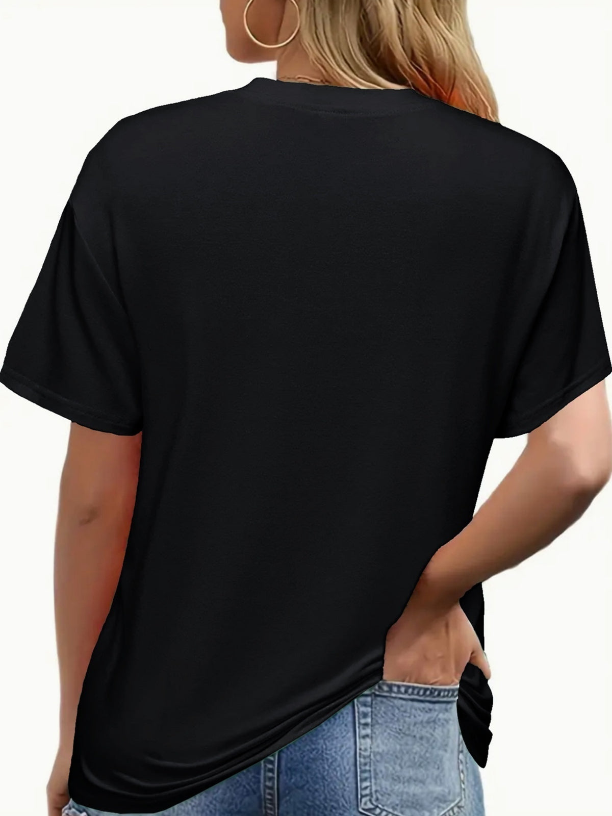 Women's V-Neck T-Shirt, Standard Size, Elegant Autumn Pumpkin Print, Suitable for Daily Life, Going Out, and Casual Wear, Best Choice for Friends and Family