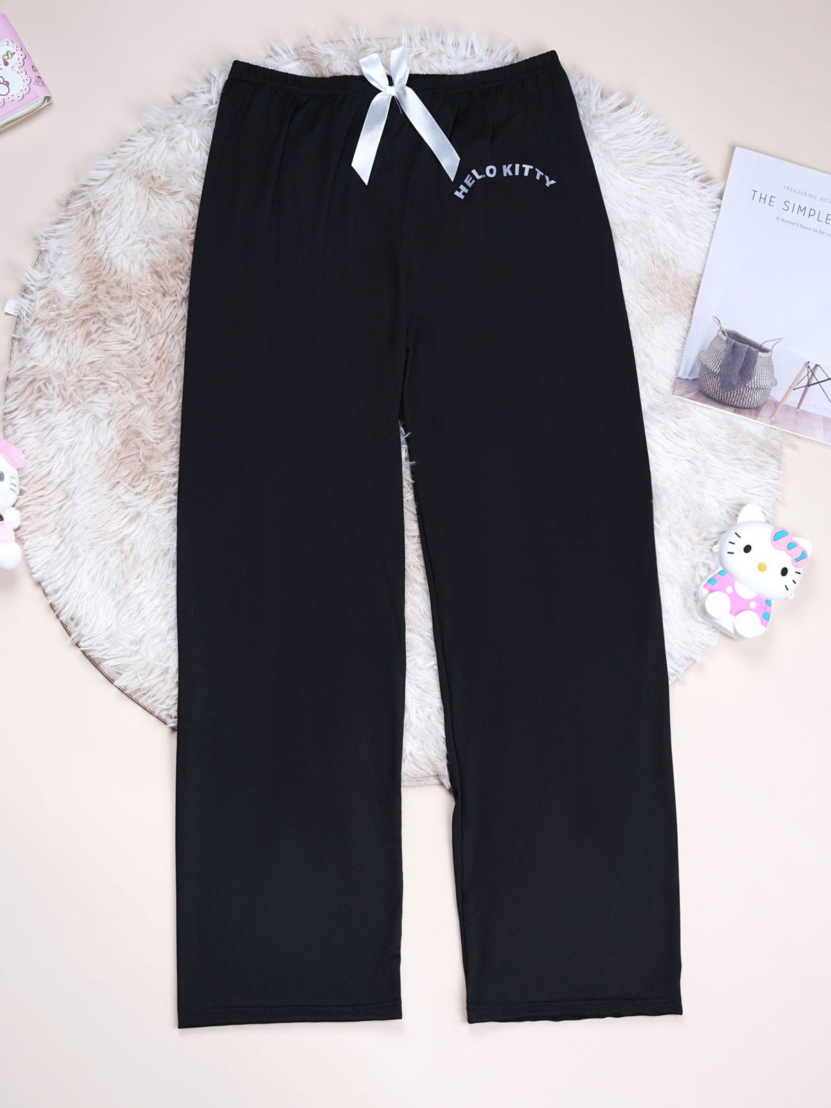 3pcs Set Top+ Pants +Shorts Sanrio Hello Kitty Women's Pajamas Set, Cartoon Pattern Cute Women's Pajamas, Round Neck Long-sleeved Top with Bow, Fabric, Comfortable Pajamas Suitable for Spring