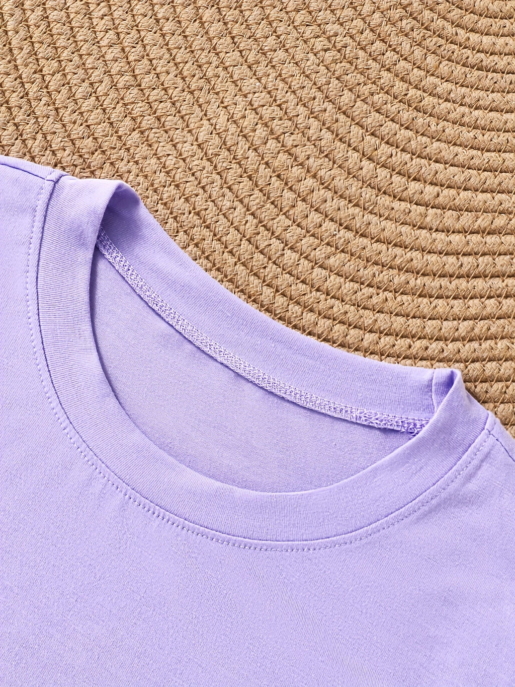 Women's V-Neck T-Shirt, Standard Size, Elegant Autumn Pumpkin Print, Suitable for Daily Life, Going Out, and Casual Wear, Best Choice for Friends and Family